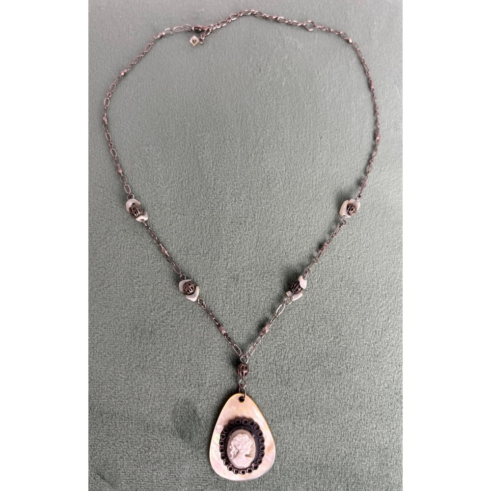 Vintage Cameo Pendant Necklace Mother of Pearl Teardrop Chain Women Jewelry P108